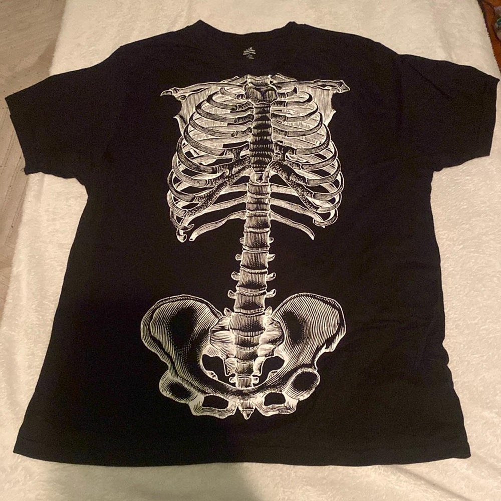 Men’s XL skeleton shirt